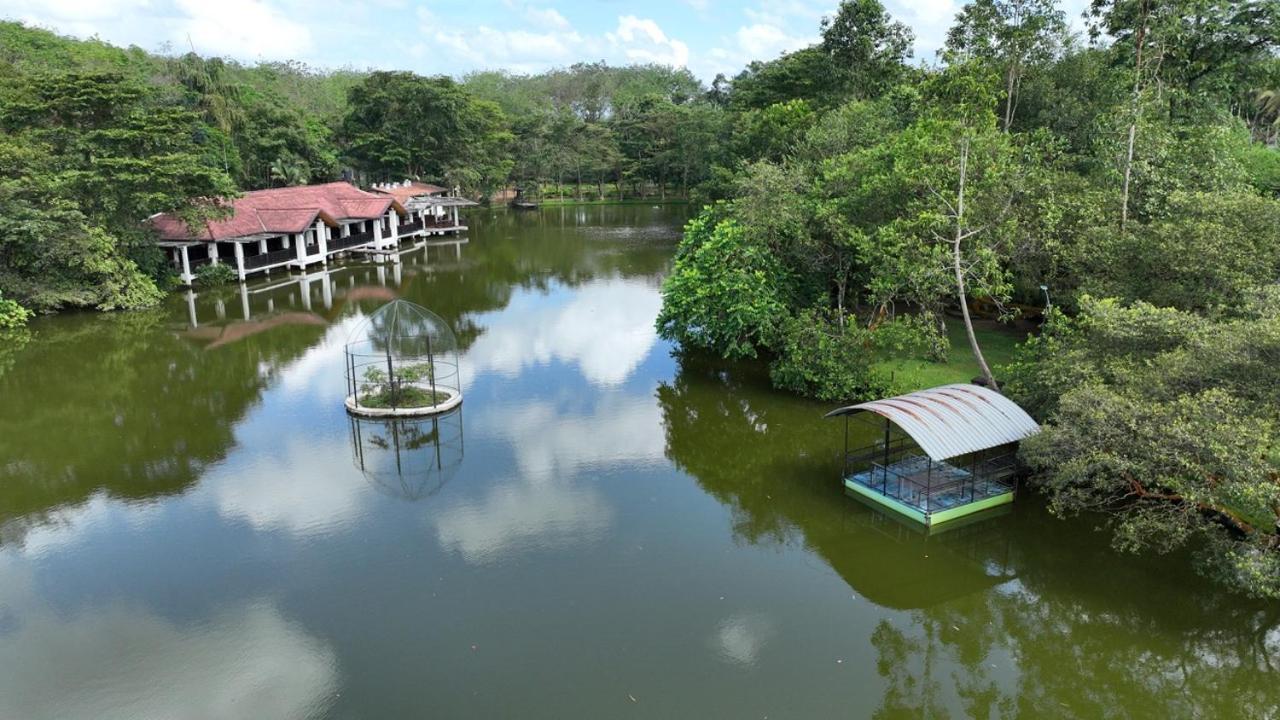 Lake Serenity Resort & Spa Kuruwita Exterior foto