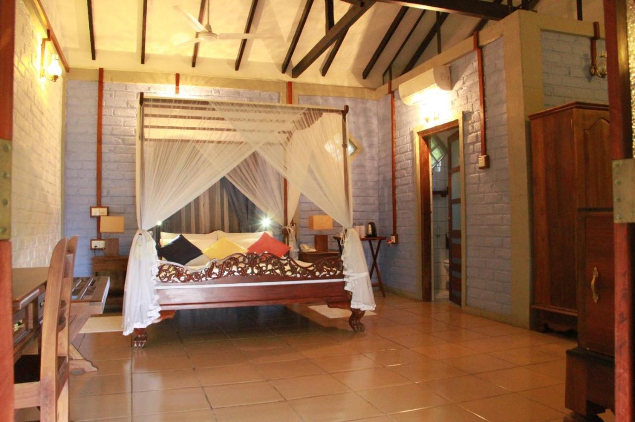 Lake Serenity Resort & Spa Kuruwita Exterior foto